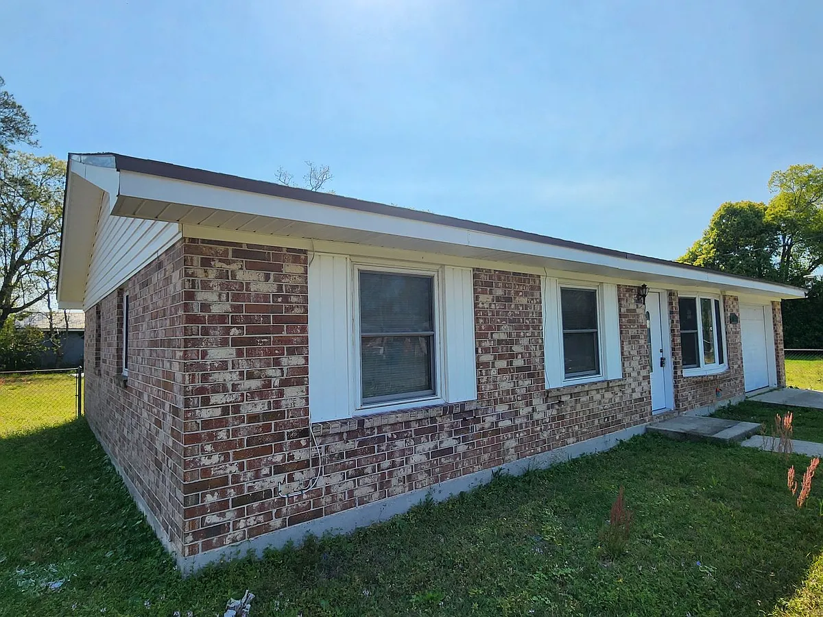 Building Photo - 1804 Arthur Ave