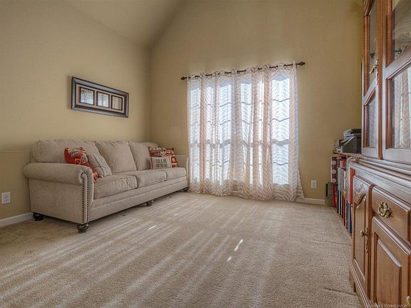 3rd image of 1101 E 133rd Pl