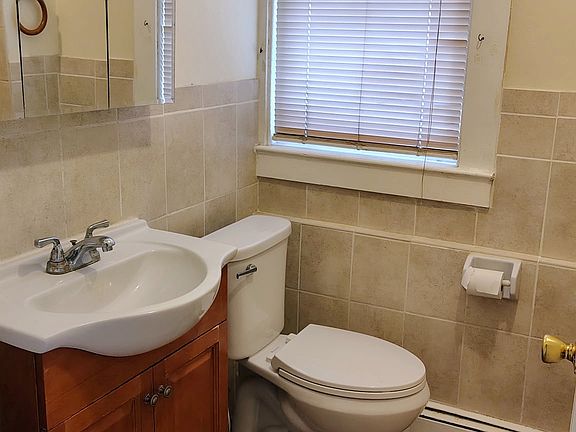 4th image of 24-28 Oakwood Ave #1