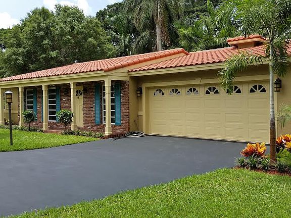2nd image of 2555 Arbor Drive