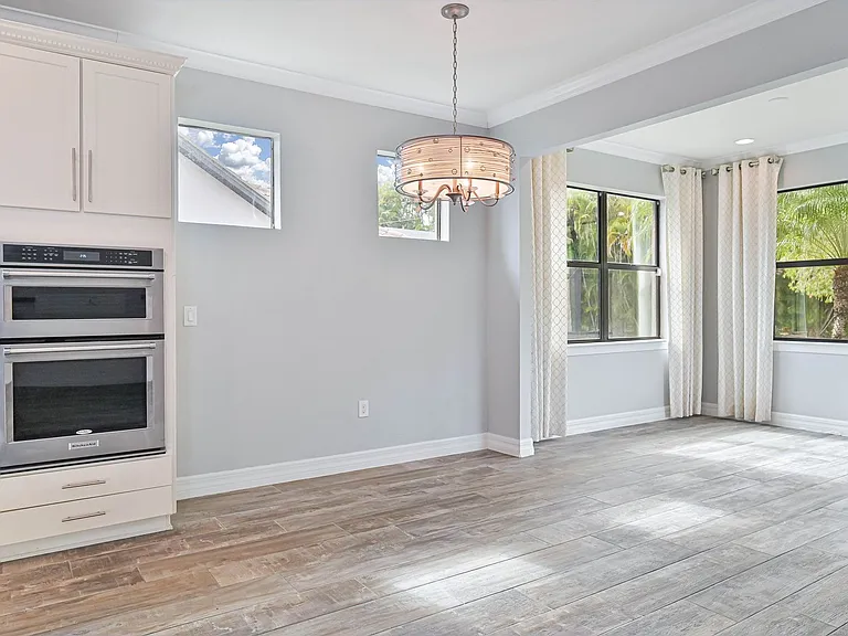 14589 Laguna Dr — Photo 15