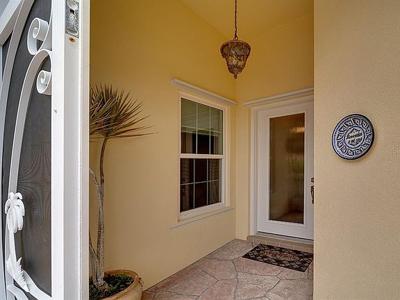 4th image of 5479 Lucia Pl