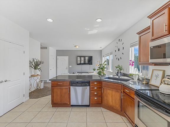 2nd image of 114 E Bella Monte Dr Unit 7