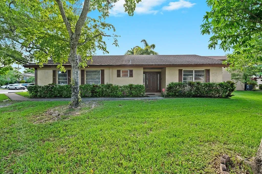 3 bed, 1700 sqft, $3,500 — Photo 1