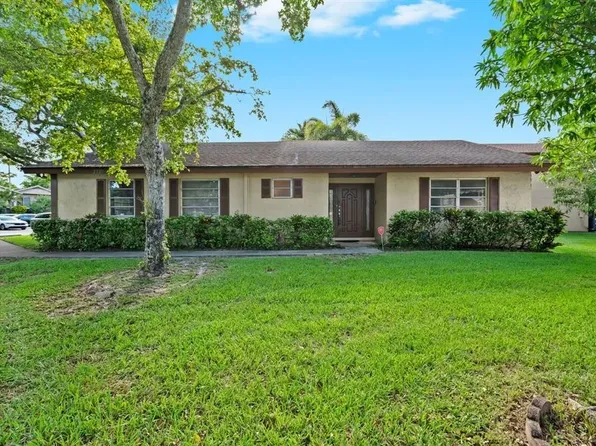 2229 Nova Village Dr, Fort Lauderdale, FL 33317