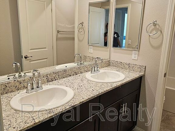 5th image of 1171 Twincrest Ave #1