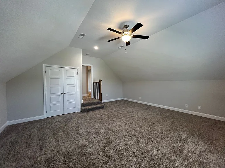 557 Dexter Dr — Photo 29