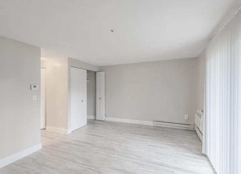 Highland House Apartments — Photo 17