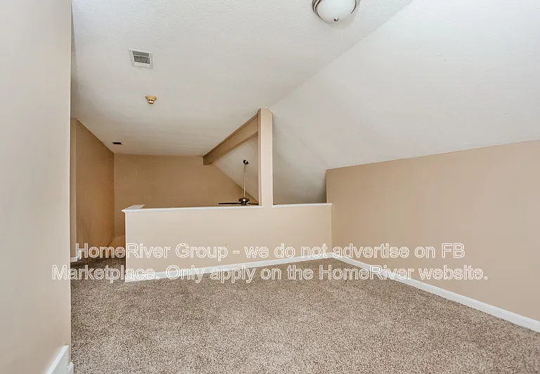 2426 Lake Edge Dr — Photo 13