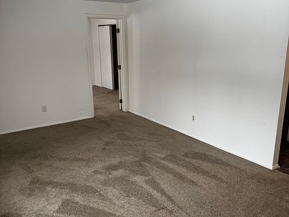 2nd image of 460 Wells Dr APT B