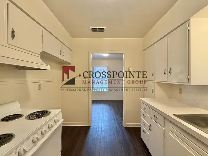 430 E Hudson St — Photo 7