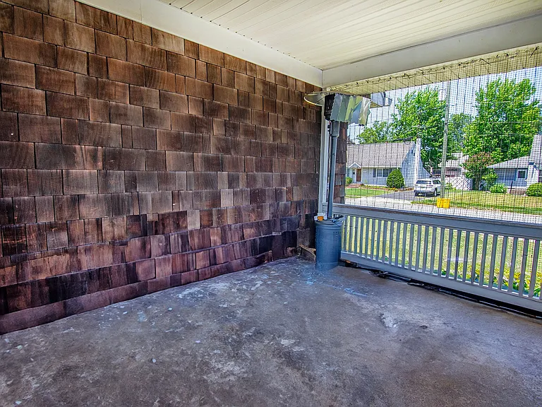 455 Luhmann Dr — Photo 14