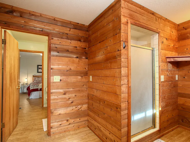 1540 Indiana Way — Photo 32