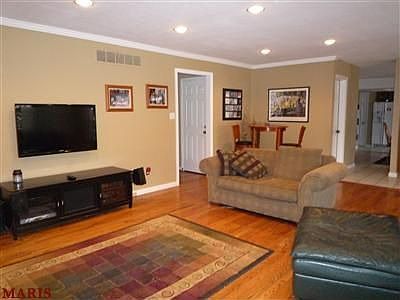 5th image of 862 Plymouth Rock Dr
