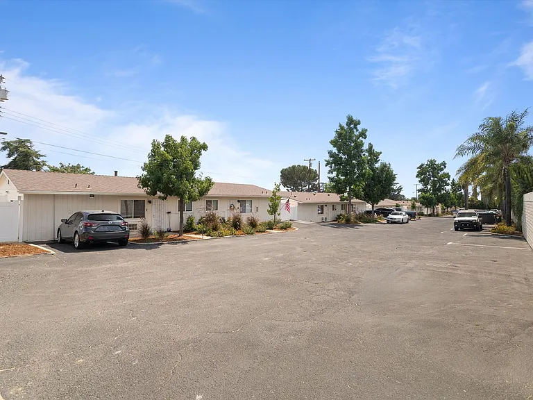 Vista Palms Apartment Homes- Yucaipa, CA — Photo 66