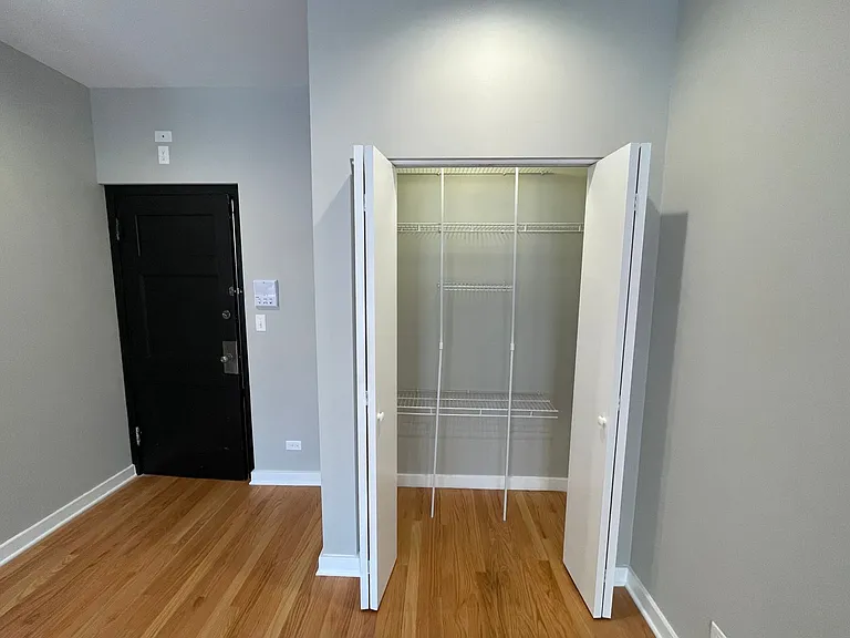 1204 W Granville Ave — Photo 16