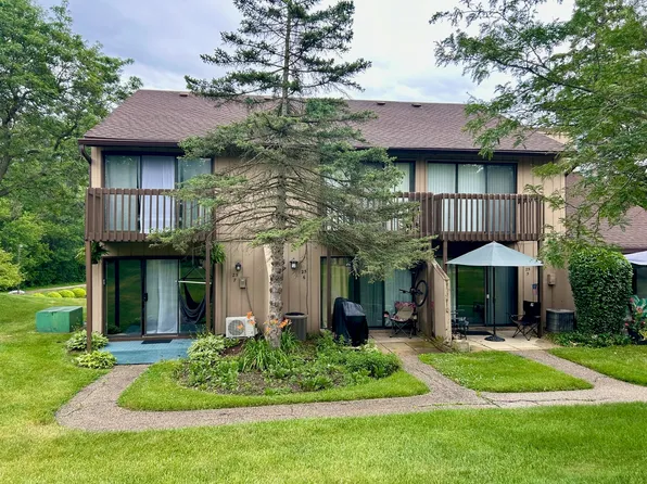 25 Jamaica Colo APT 7, Fox Lake, IL 60020