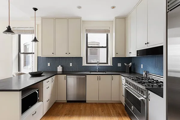 Sold by Compass | media 4