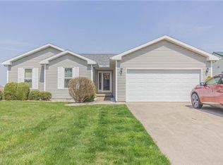 2004 Evergreen Ct, Mattoon, IL 61938