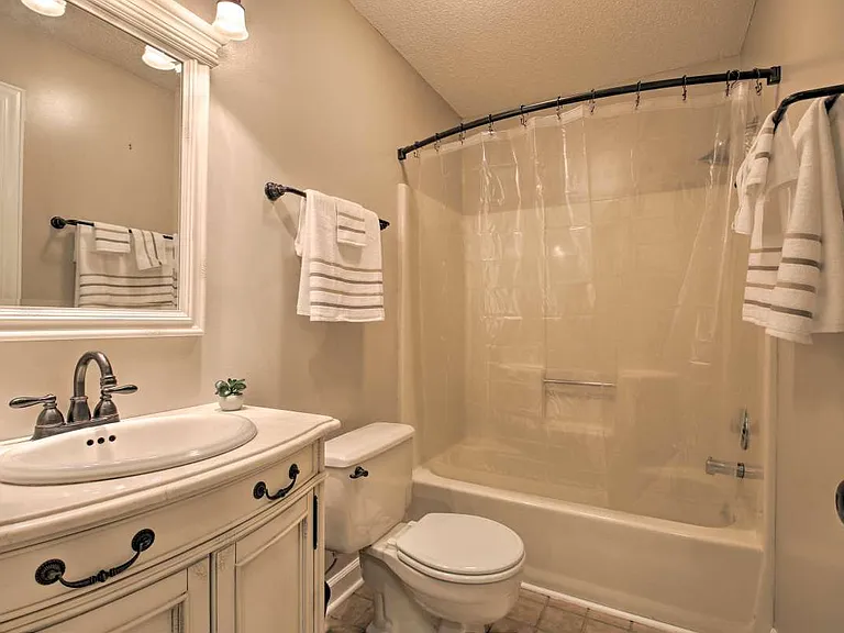 104 Woodhaven Ct #104 — Photo 3
