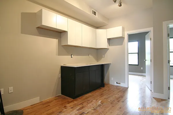 Rented by aptsandlofts.com | media 14