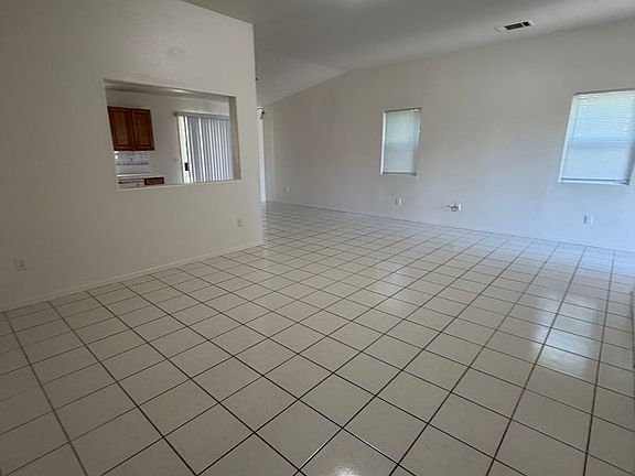4th image of 4018 W Elowin Ct