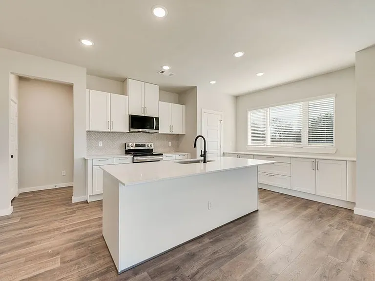 6846 Florence Dr — Photo 6