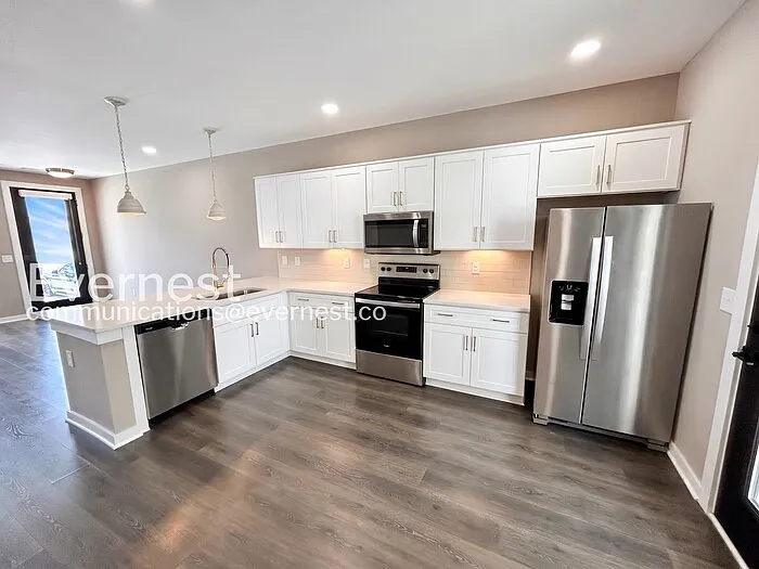 303 Jeffries Way — Photo 5