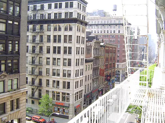 Rented by Sotheby's International Realty | media 4