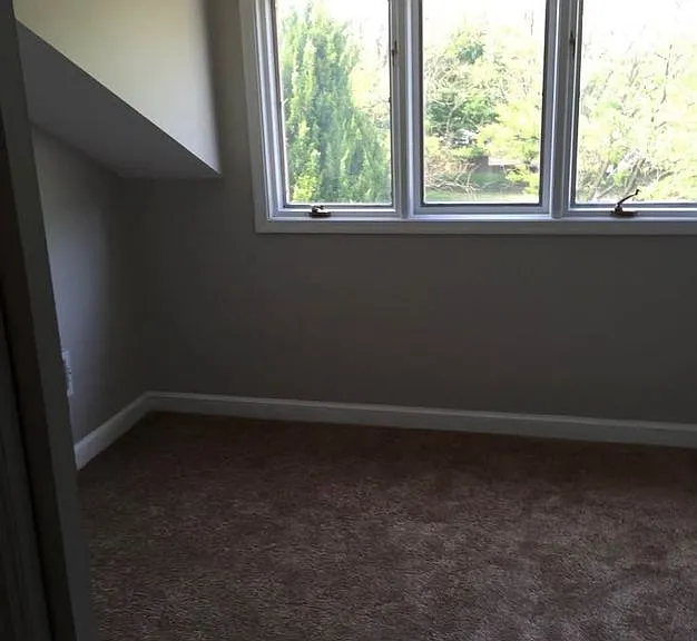 748 McHenry St — Photo 14