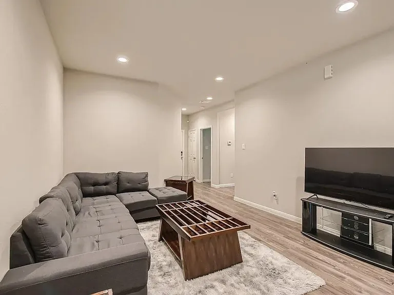 4834 Van Fleet St — Photo 8