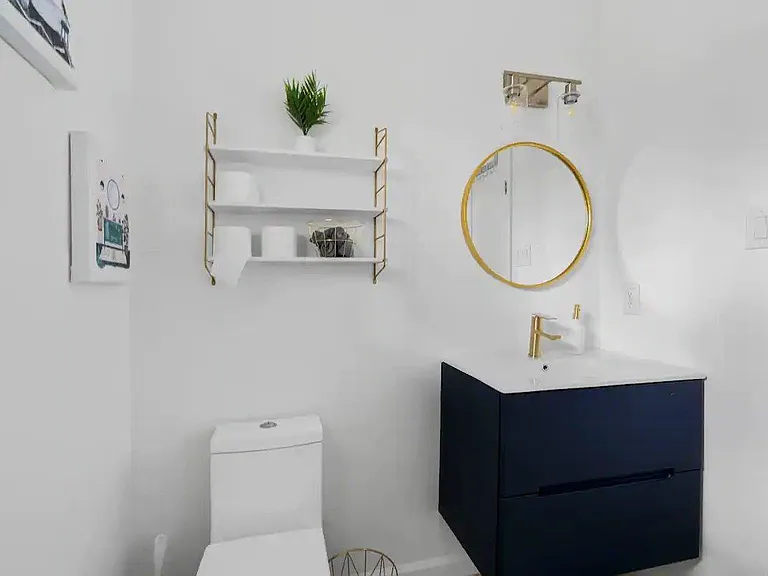 2204 Delcrest Dr — Photo 16