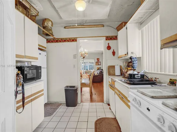 1451 NW 43rd St, Miami, FL 33142