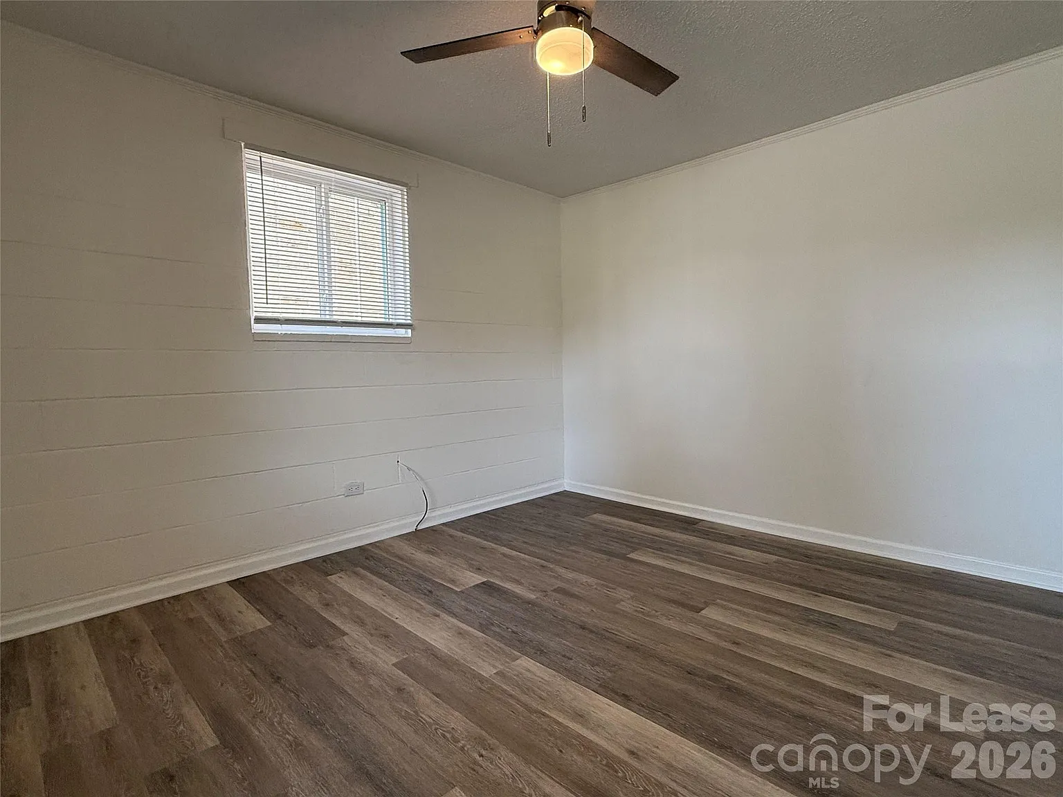 2 bed, 1.0 bath, 810 sqft, $1,095 — Photo 4
