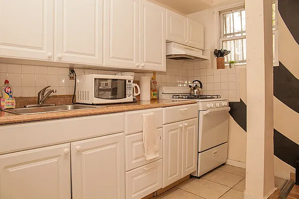 Rented by Furnished Habitat | media 10