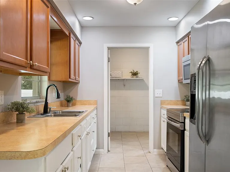 111 Amigos Rd — Photo 12