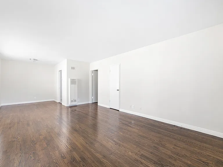 12309 Oxnard St #3 — Photo 7