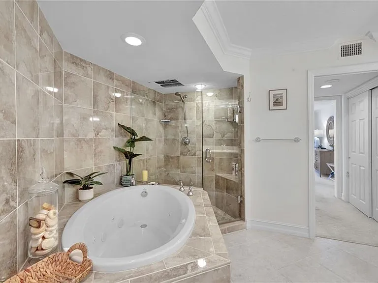 4551 Gulf Shore Blvd N #505 — Photo 20