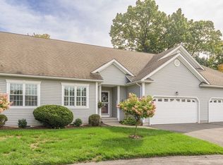 81 Oakhill Cir UNIT 81, Chicopee, MA 01020