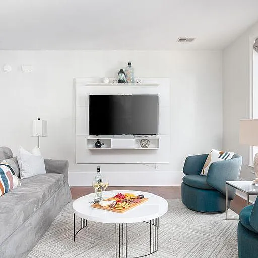 2 bed, 2.5 bath, 1428 sqft, $5,750 — Photo 2