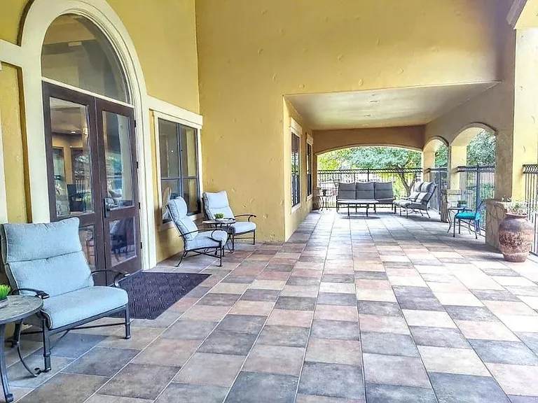 Montecristo Apartments — Photo 5