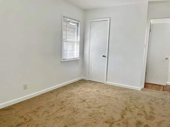 3rd image of 5723 224th St Floor 2