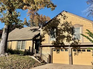 9208 W 81st Ln, Overland Park, KS 66204