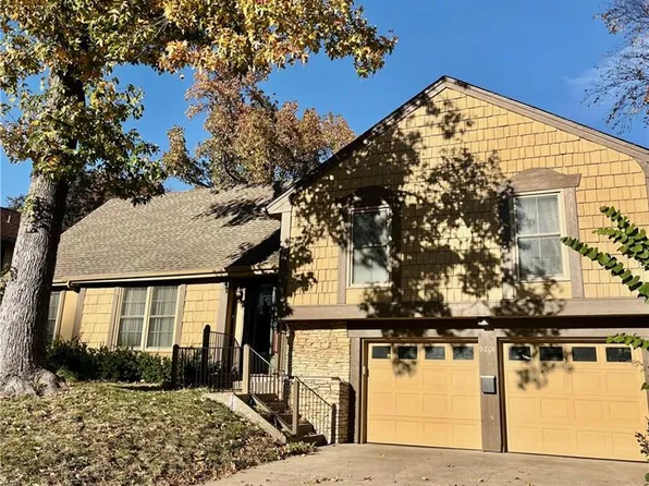 9208 W 81st Ln, Overland Park, KS 66204
