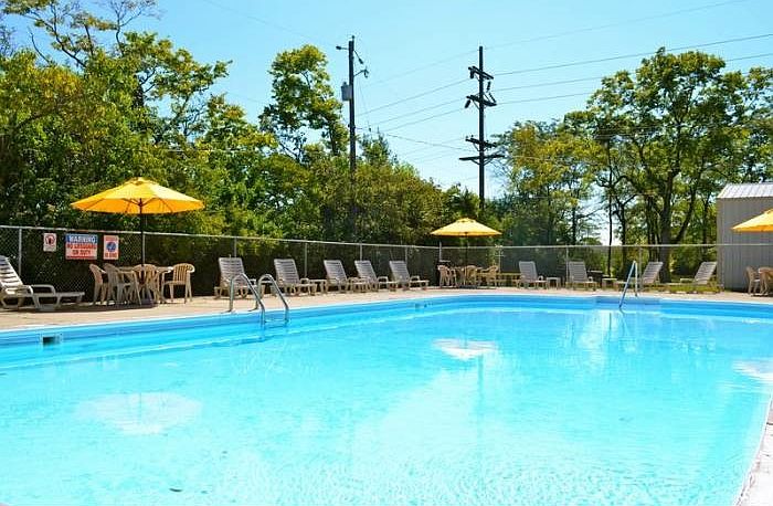Sparkling Pool