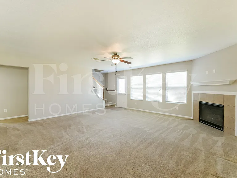 9909 Hyacinth Way — Photo 3