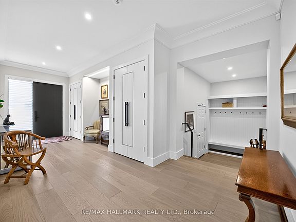 4th image of 21 Allenwood Cres