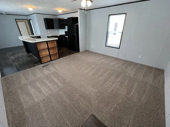 235 Mark Dr #309, Newport, MI 48166