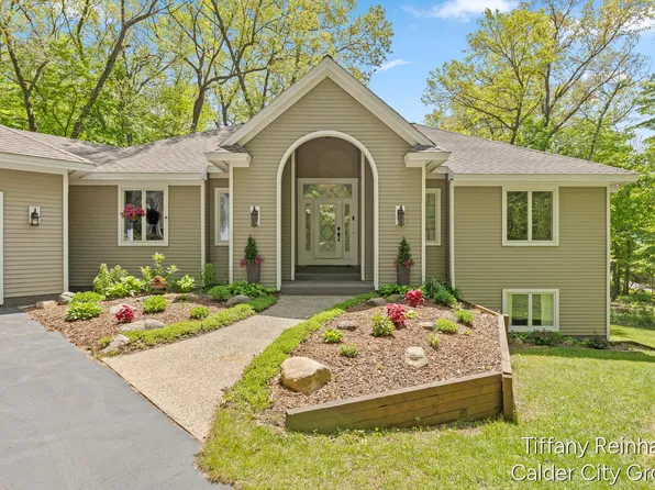 2760 Tyler Trl SE, Lowell, MI 49331