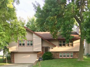 2615 Summer Meadows Dr, Perry, IA 50220